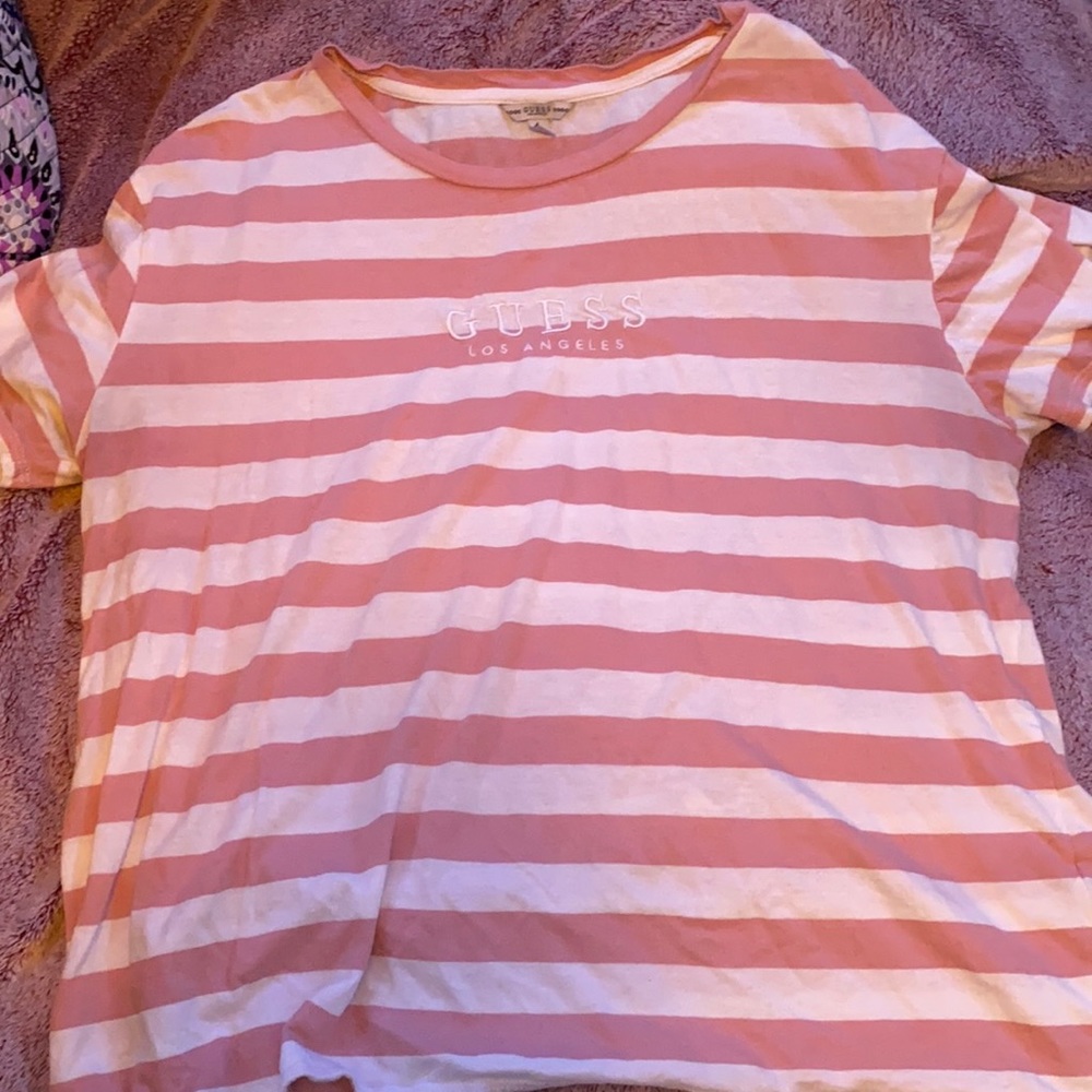 Guess T-shirt very soft material!!